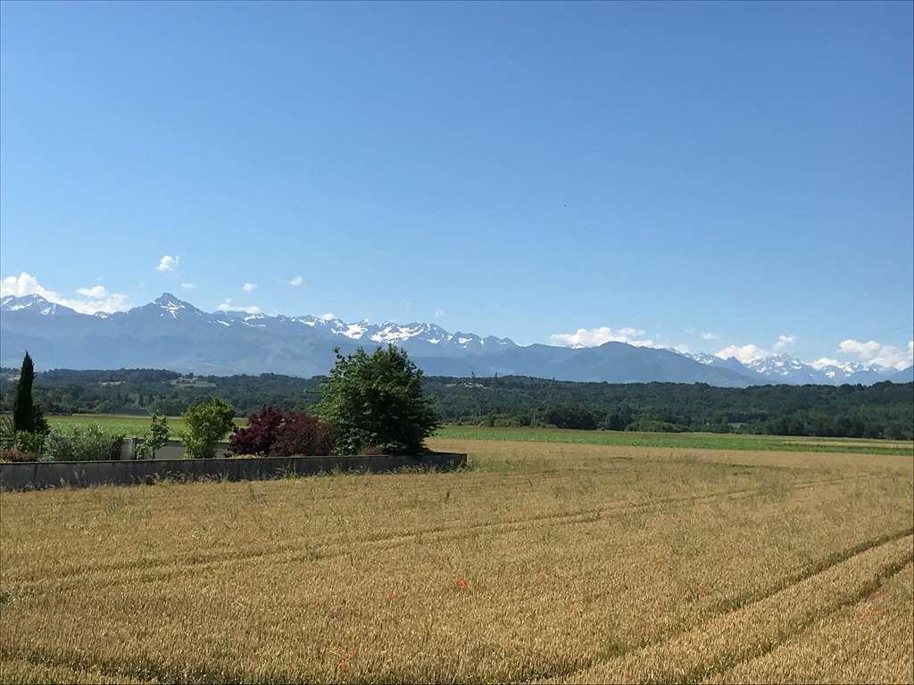 Kyriad Tarbes Odos Esterno foto