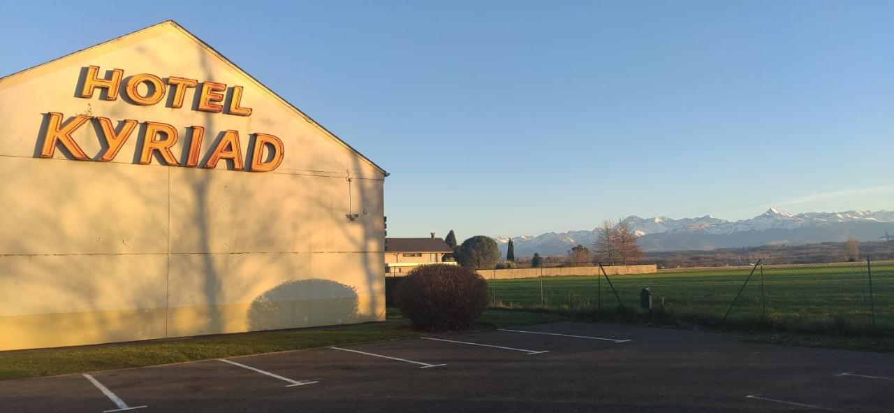 Kyriad Tarbes Odos Esterno foto