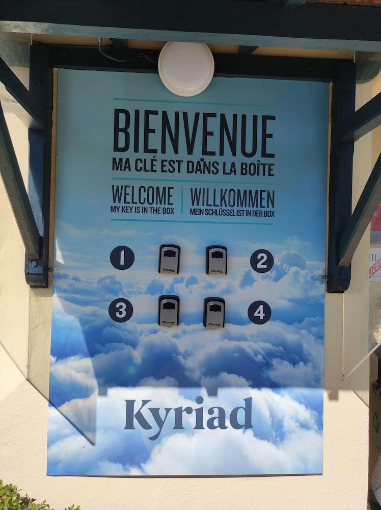 Kyriad Tarbes Odos Esterno foto